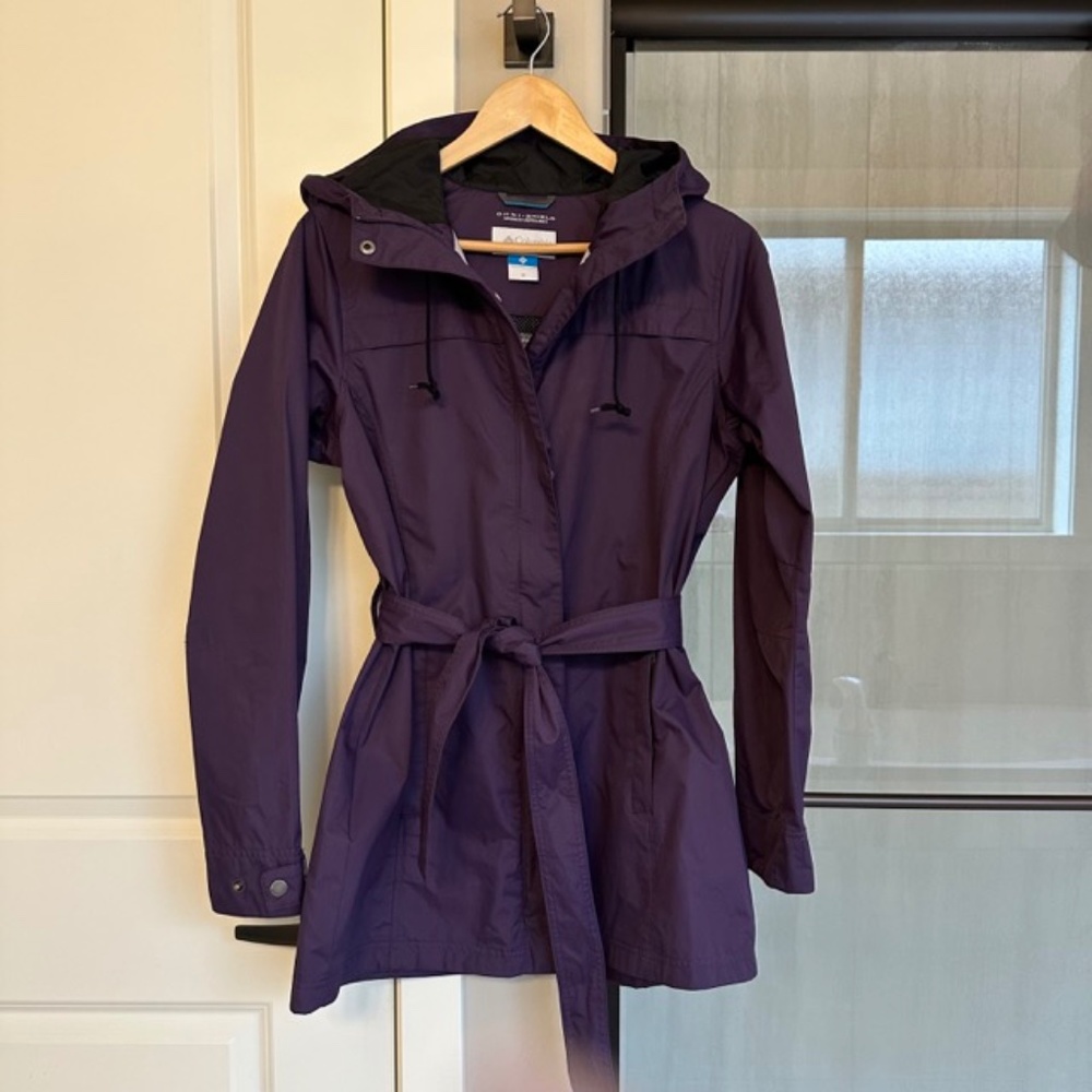 Women's Columbia Omni-Shield Rain Coat, Size M